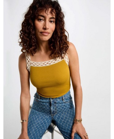Top ocre