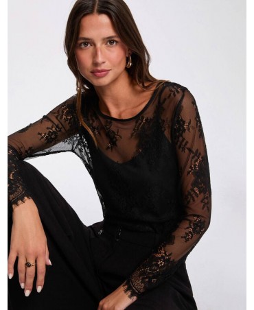 Camiseta encaje negra
